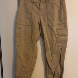 Capri cargo pants